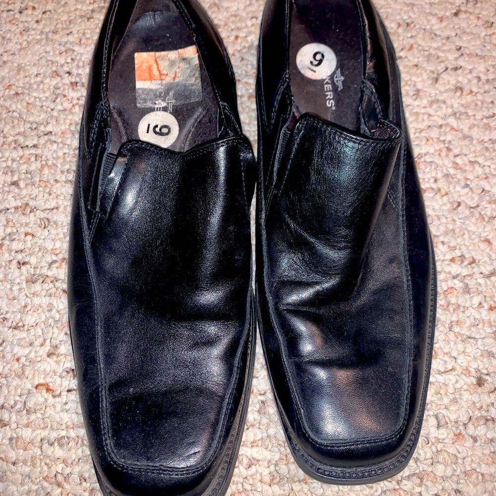 Dockers brand Men’s loafer dress shoes - GUC